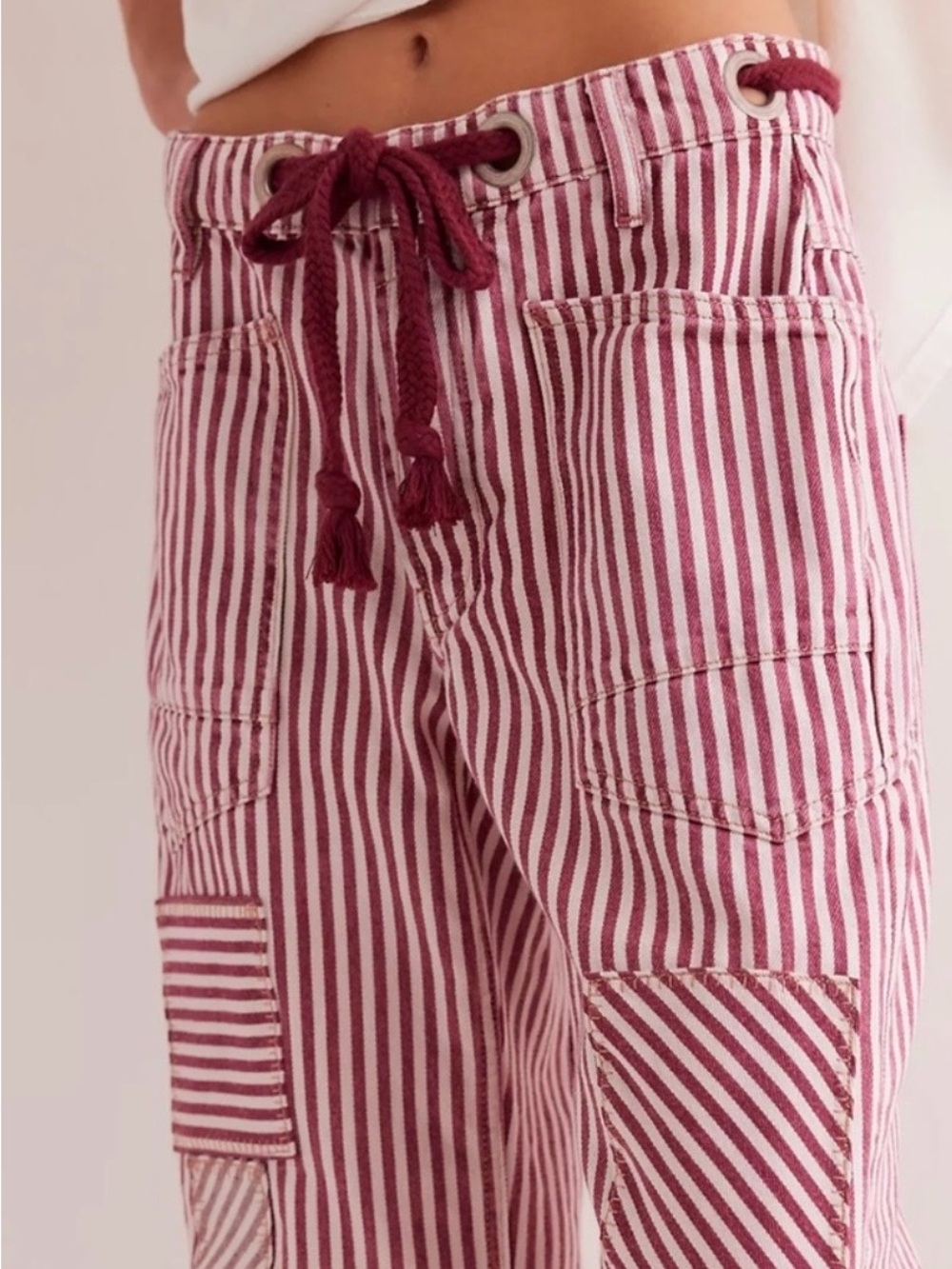 We The Free, The Moxie pants red Striped, barrel leg, Missing belt
